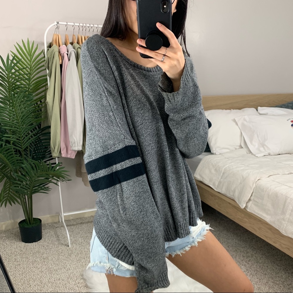 Brandy Melville - Oversized Gray Sweater - Picture 3 of 7